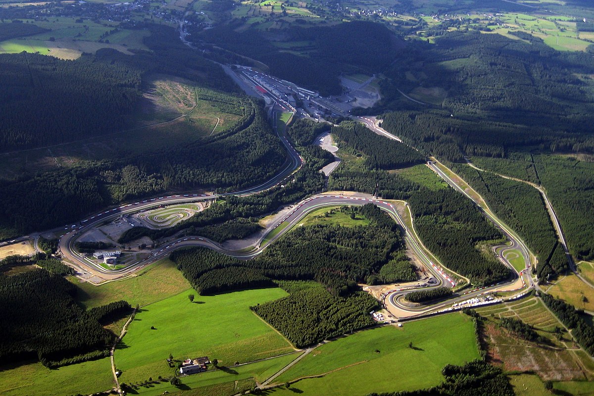 Circuit de Spa-Francorchamps en Belgique vu à vol d'oiseau
