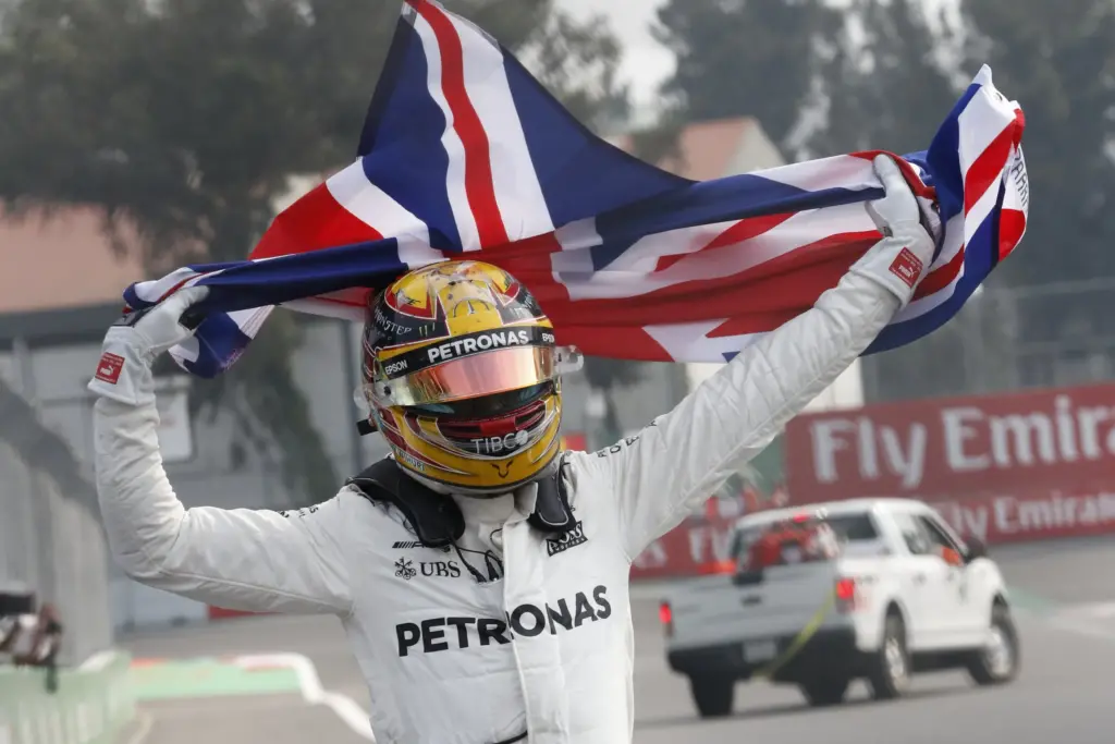 hamilton avec le drapeau du royaume uni